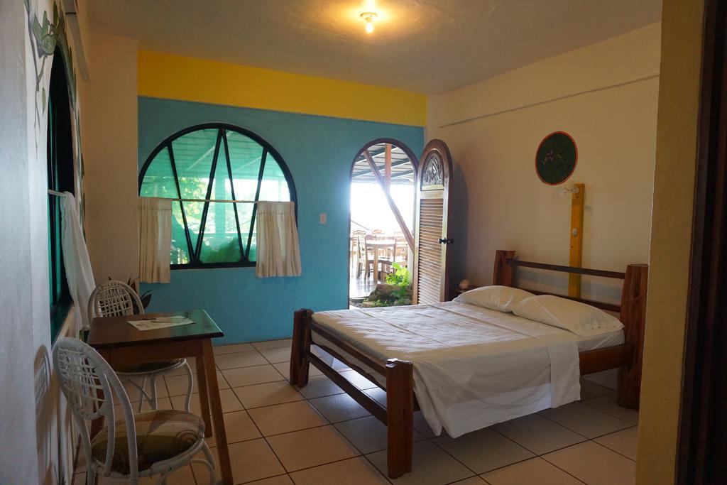 Lookout Inn Beach Rain-Forest Eco Lodge Carate Luaran gambar