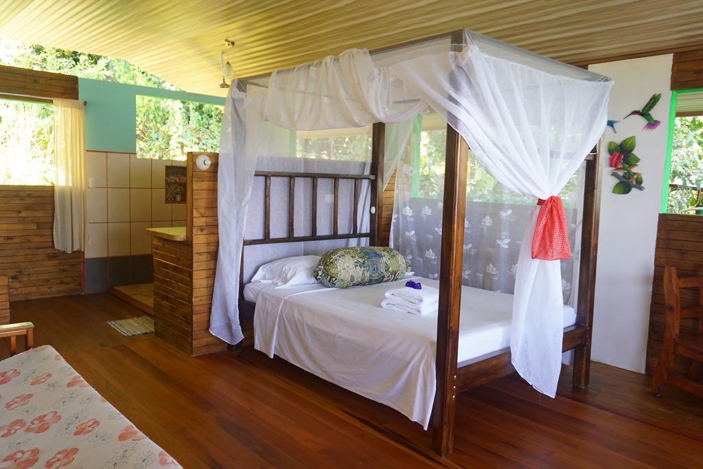 Lookout Inn Beach Rain-Forest Eco Lodge Carate Luaran gambar